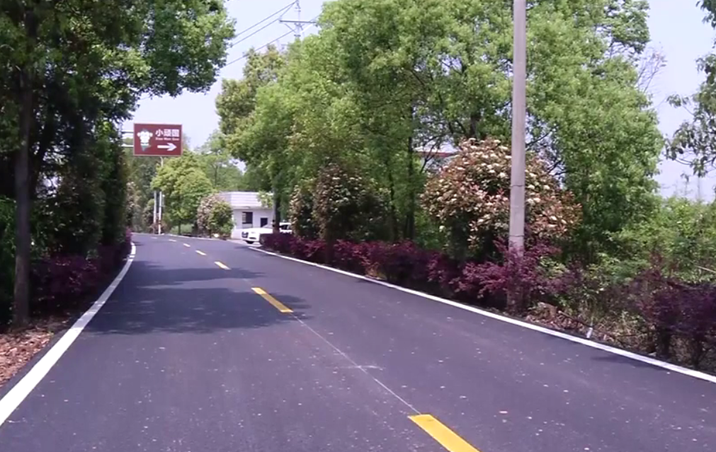 長(zhǎng)沙太空金路橋材料有限公司,雙鋼輪壓路機(jī),福格勒瀝青攤鋪機(jī),AC系列,AF系列,SBS系列