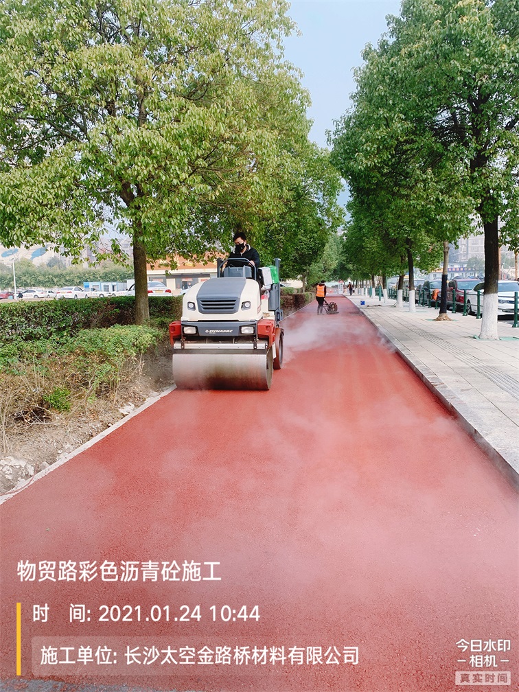 長沙太空金路橋材料有限公司,雙鋼輪壓路機(jī),福格勒瀝青攤鋪機(jī),AC系列,AF系列,SBS系列