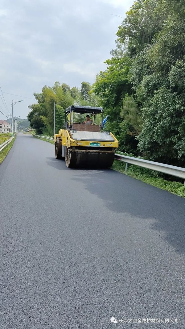 長沙太空金路橋材料有限公司,雙鋼輪壓路機(jī),福格勒瀝青攤鋪機(jī),AC系列,AF系列,SBS系列