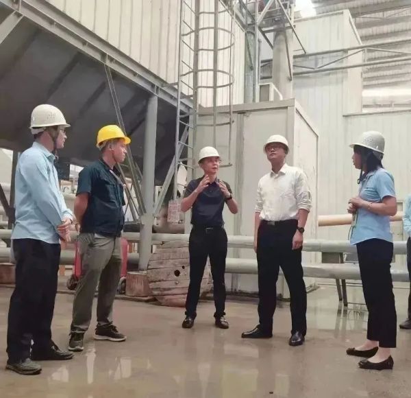 長沙太空金路橋材料有限公司,雙鋼輪壓路機,福格勒瀝青攤鋪機,AC系列,AF系列,SBS系列 長沙太空金路橋材料有限公司,雙鋼輪壓路機,福格勒瀝青攤鋪機,AC系列,AF系列,SBS系列