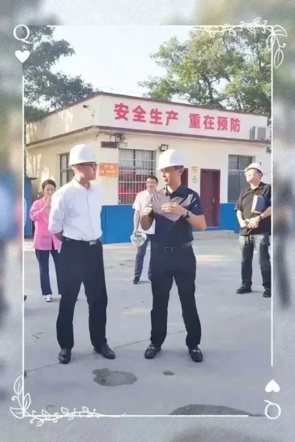 長沙太空金路橋材料有限公司,雙鋼輪壓路機,福格勒瀝青攤鋪機,AC系列,AF系列,SBS系列 長沙太空金路橋材料有限公司,雙鋼輪壓路機,福格勒瀝青攤鋪機,AC系列,AF系列,SBS系列