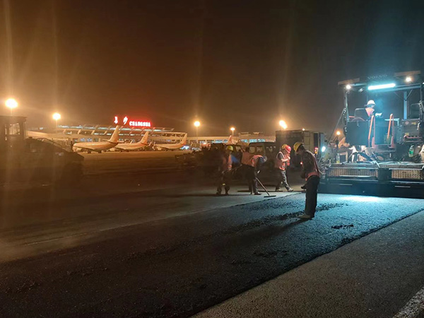 長(zhǎng)沙太空金路橋材料有限公司,雙鋼輪壓路機(jī),福格勒瀝青攤鋪機(jī),AC系列,AF系列,SBS系列