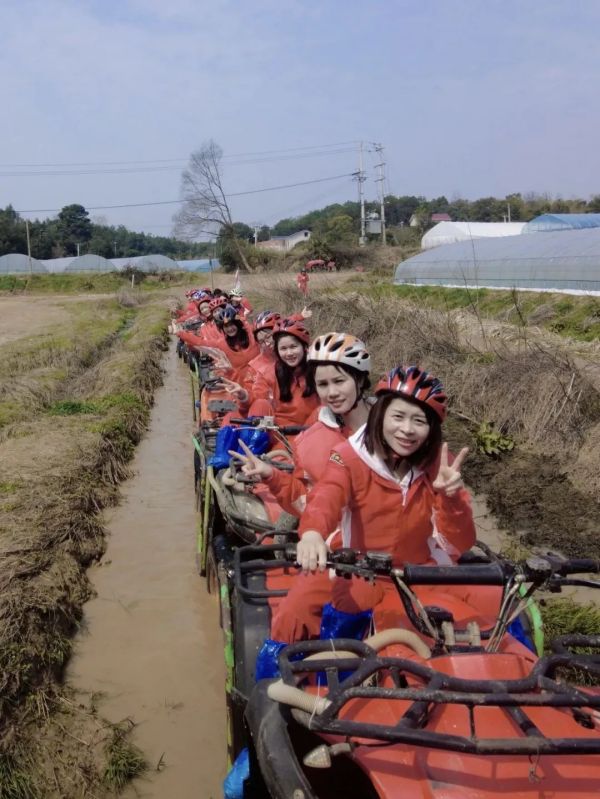 長沙太空金路橋材料有限公司,雙鋼輪壓路機(jī),福格勒瀝青攤鋪機(jī),AC系列,AF系列,SBS系列